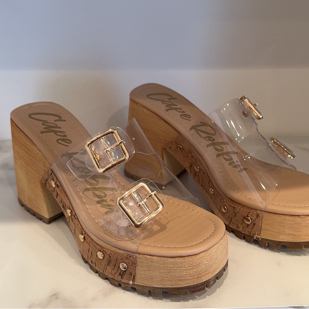 Clear wooden finish platforms